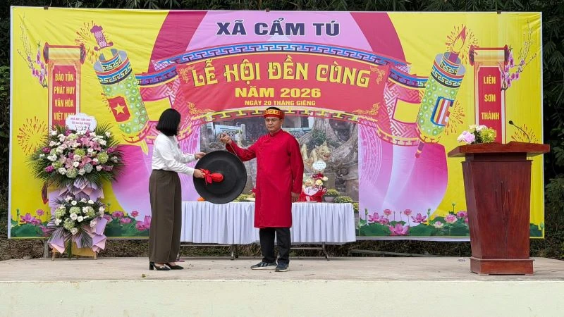Đặc sắc Lễ hội Đền Cùng