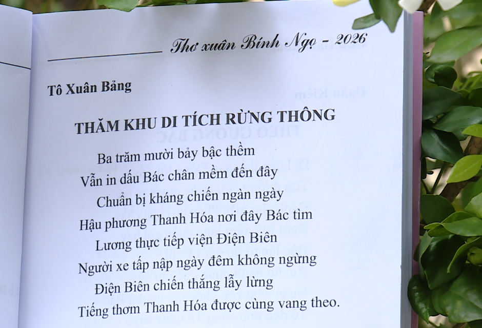 Giữ lại một mùa thơ