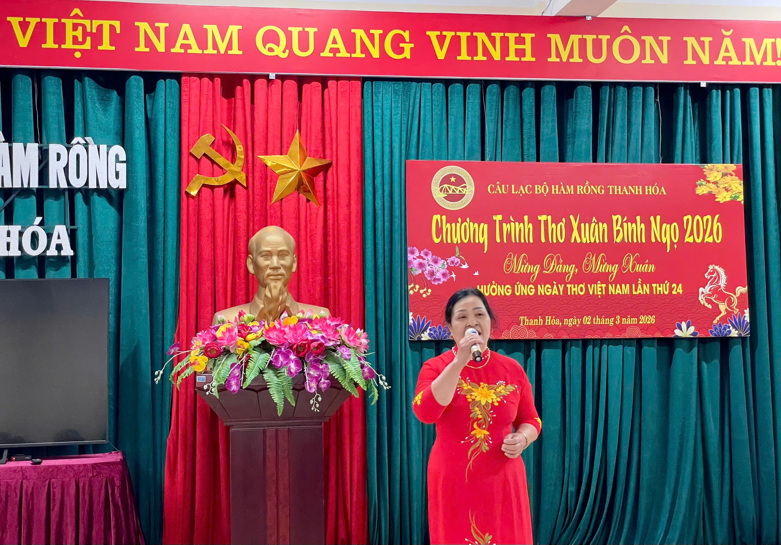 Giữ lại một mùa thơ