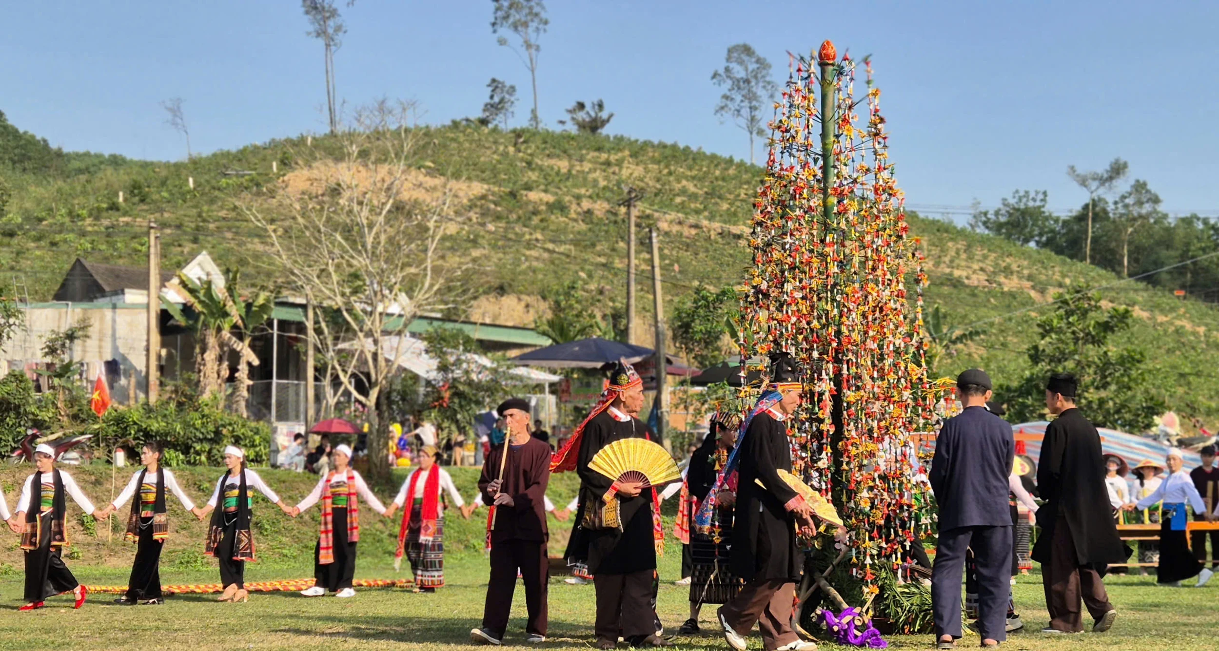 Rộn ràng Lễ hội Kin Chiêng Boọc Mạy xuân Bính Ngọ 2026
