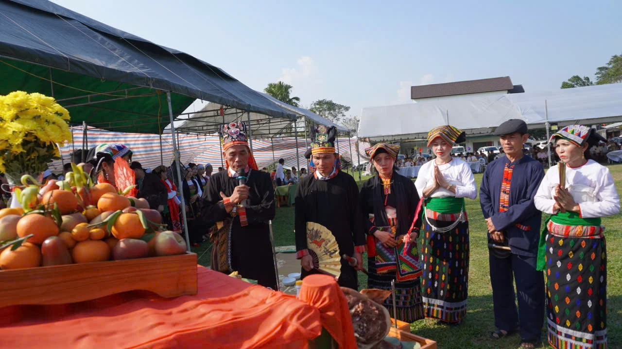 Rộn ràng Lễ hội Kin Chiêng Boọc Mạy xuân Bính Ngọ 2026