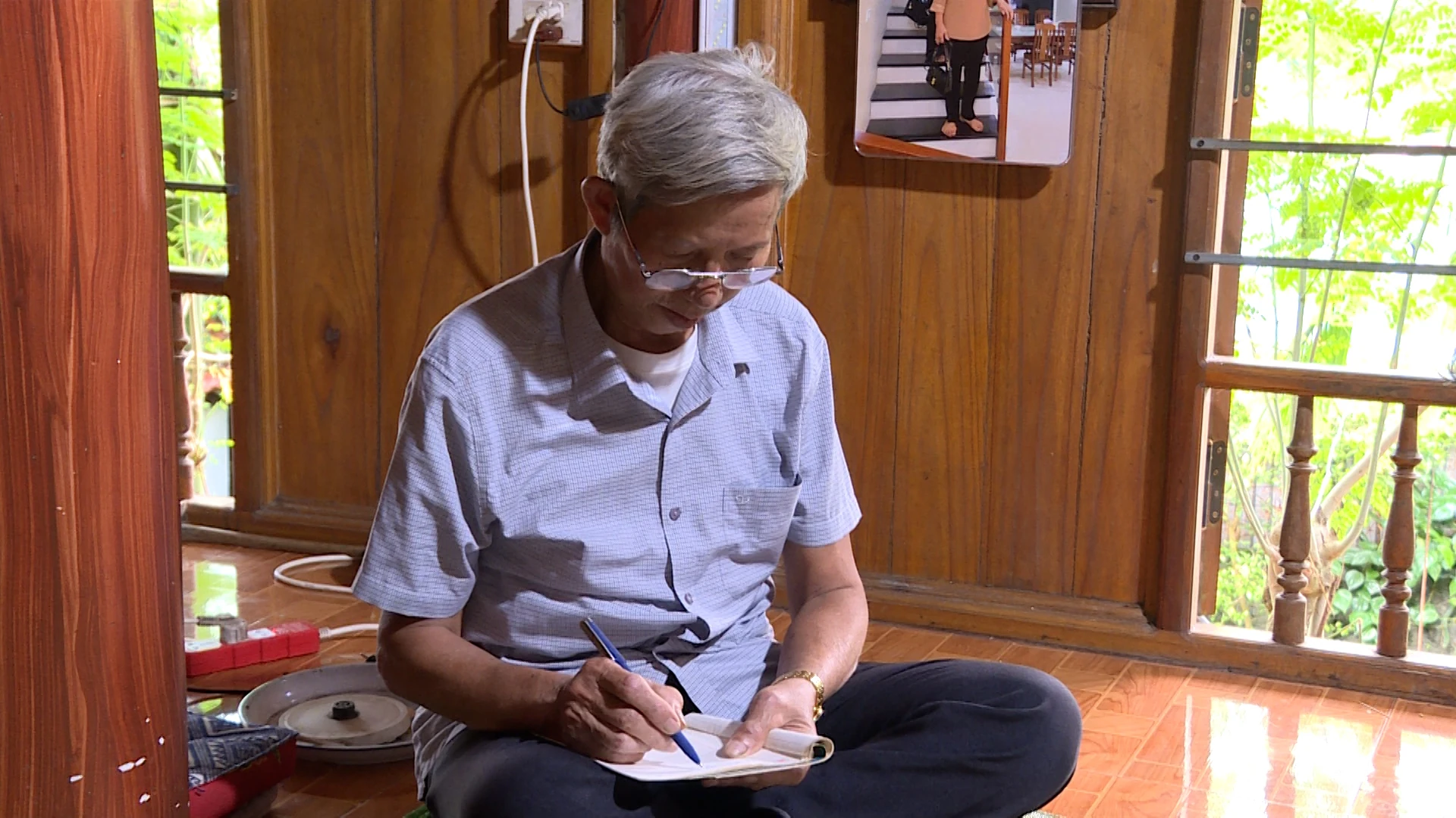 Người nghệ nhân giữ lửa, trao truyền chữ Thái cổ