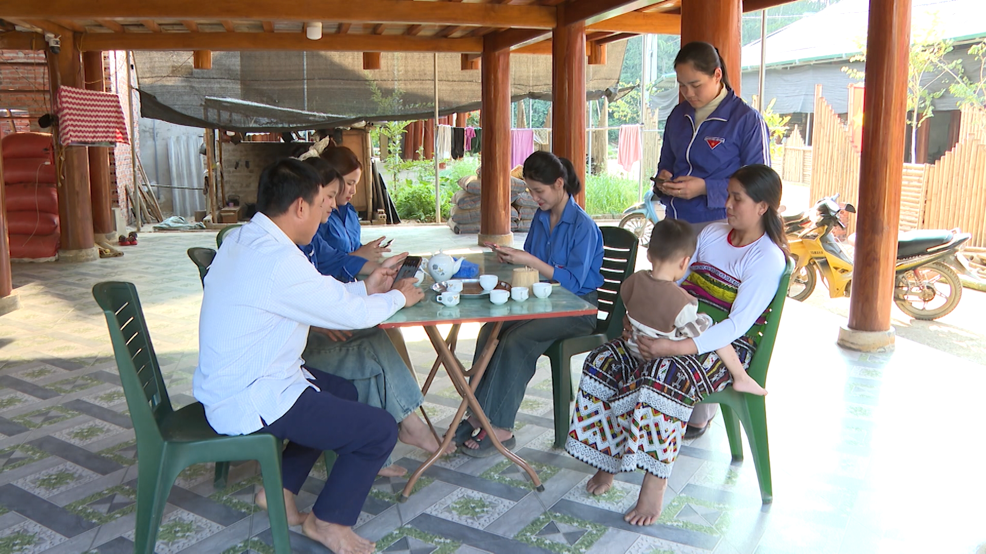 Tuyên truyền bầu cử ở miền núi xứ Thanh - Linh hoạt hình thức, trọn vẹn niềm tin