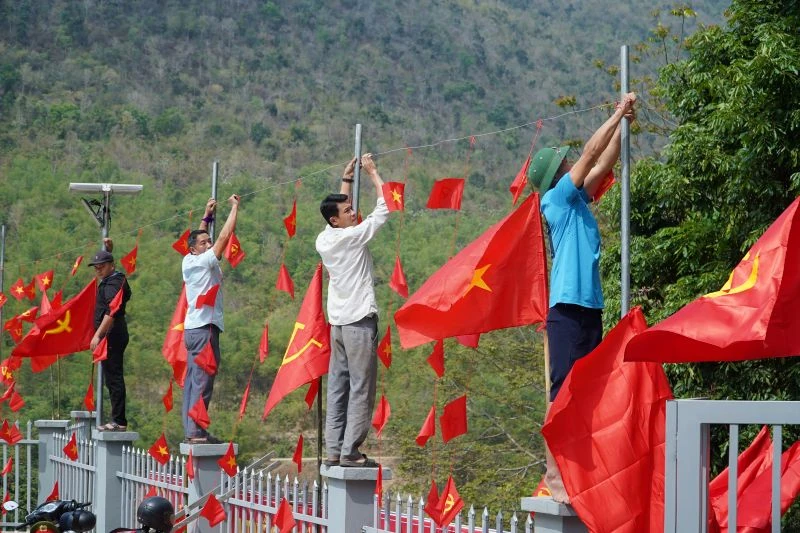 Những hình ảnh đẹp trước ngày bầu cử ở xã vùng biên