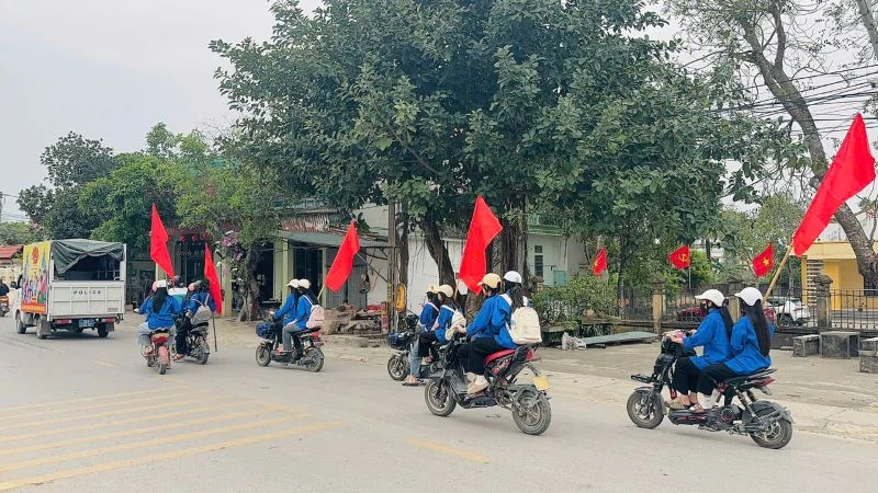 Thanh niên Thanh Hóa sôi nổi ra quân tuyên truyền lưu động về bầu cử