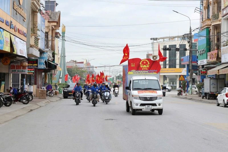 Thanh niên Thanh Hóa sôi nổi ra quân tuyên truyền lưu động về bầu cử