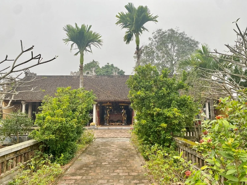 Trăm năm còn đó nghè Cẩm Hoàng