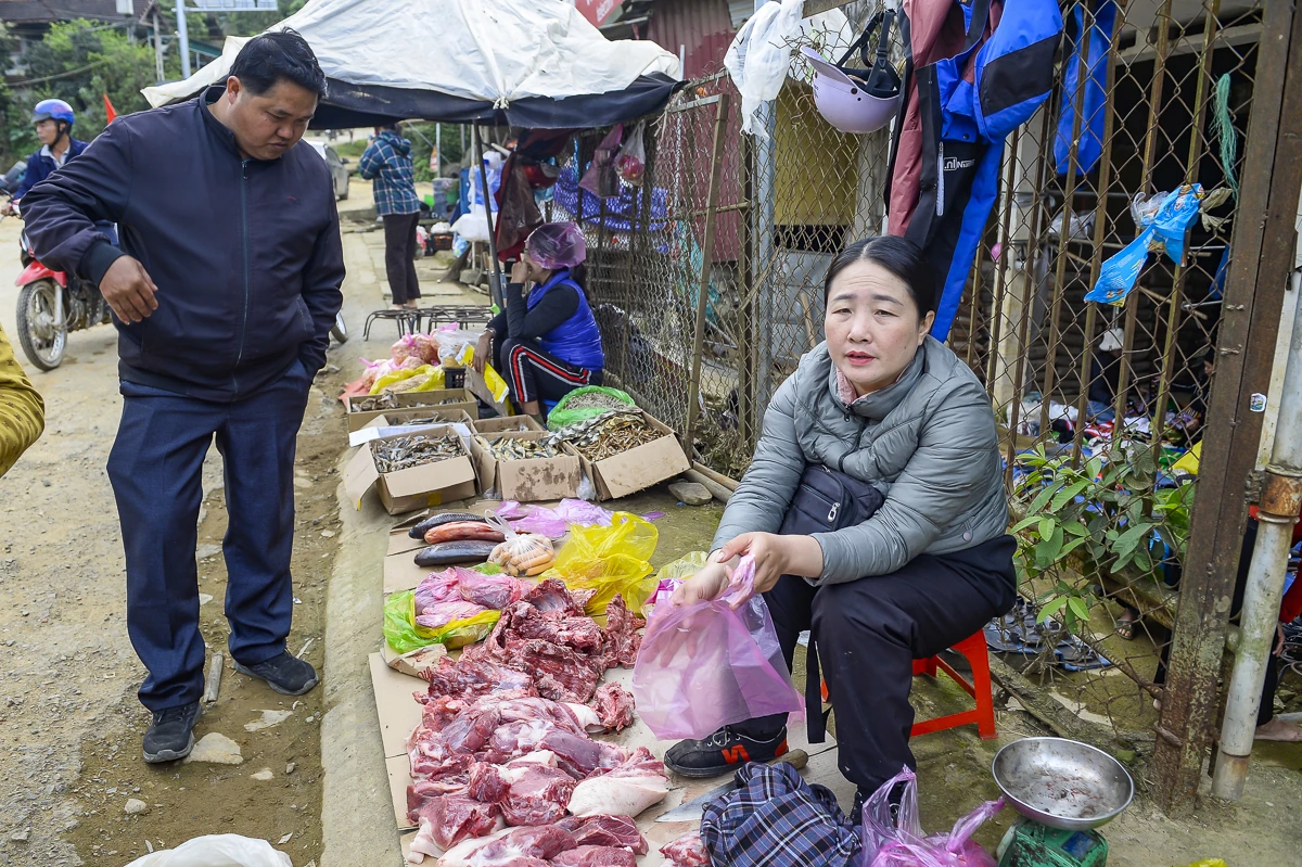Chợ phiên Bát Mọt - nhịp sống vùng biên miền Tây xứ Thanh