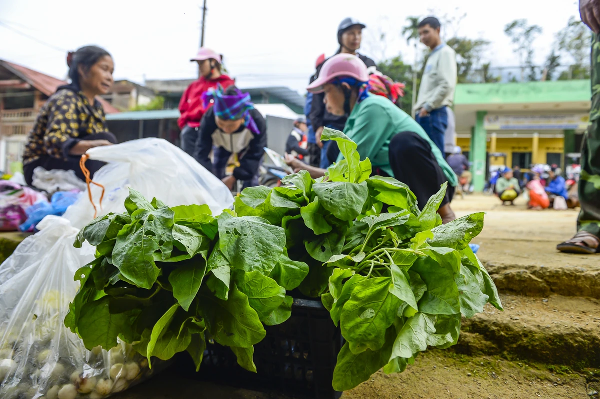 Chợ phiên Bát Mọt - nhịp sống vùng biên miền Tây xứ Thanh