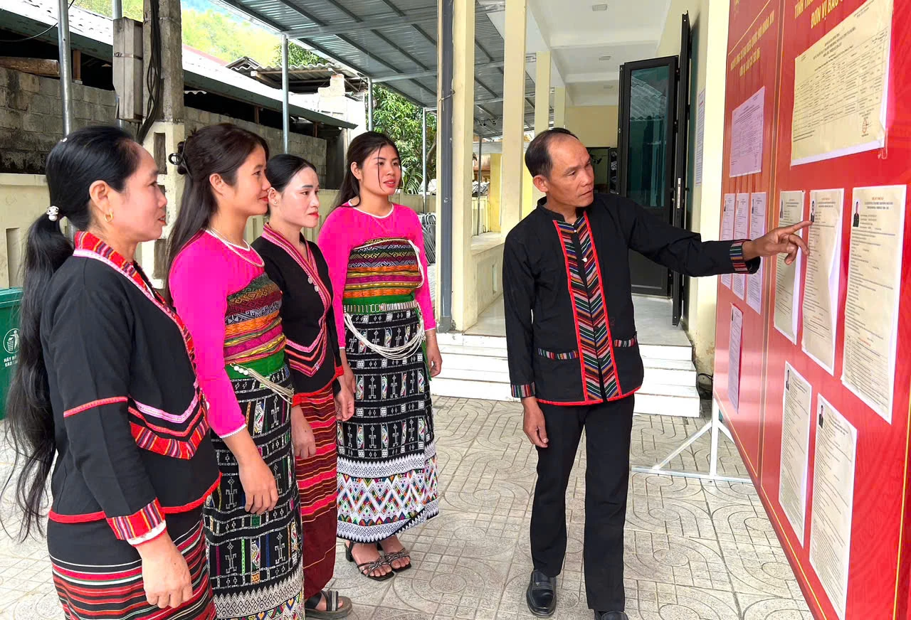 Phát huy vai trò của người có uy tín trong công tác bầu cử