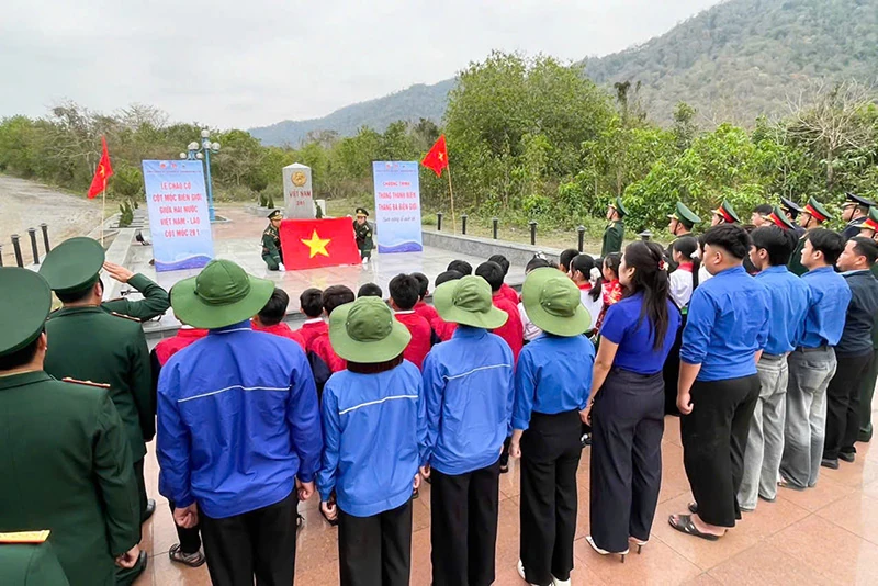 Đồn Biên phòng Cửa khẩu Tén Tằn tổ chức hoạt động “Tháng 3 biên giới”