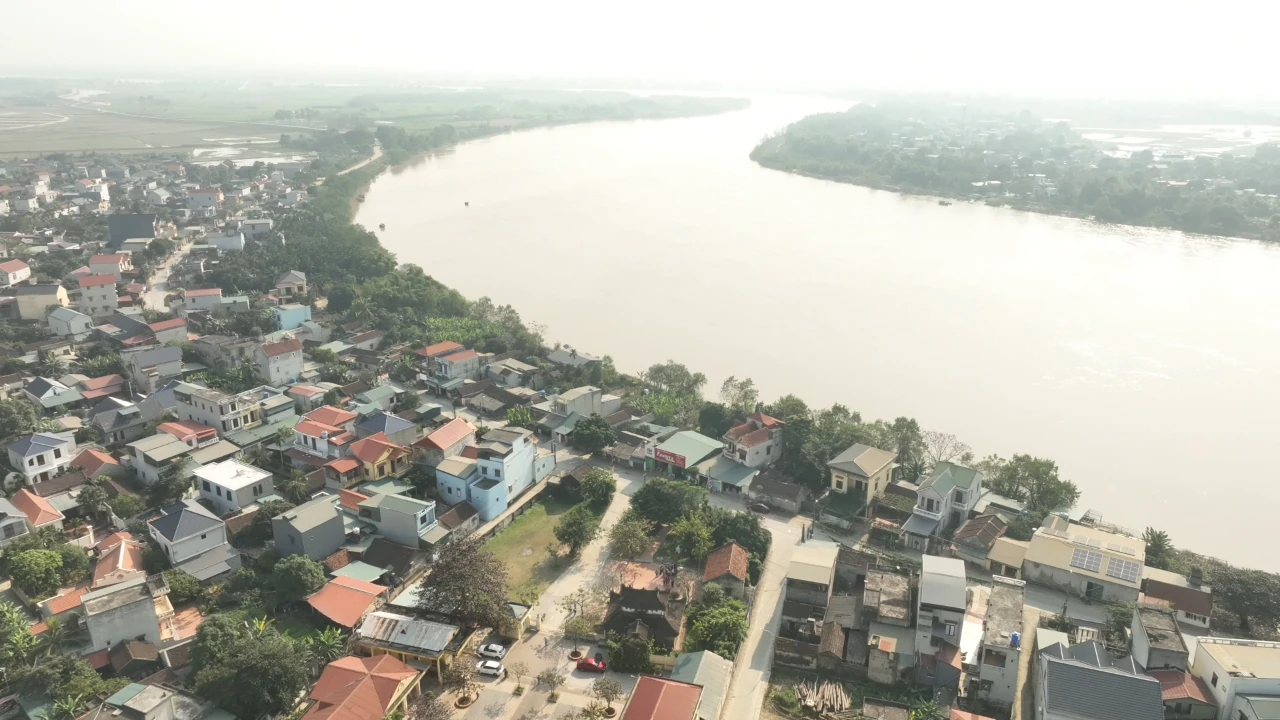 “Có muốn lấy chồng thì xuống Nguyệt Viên”
