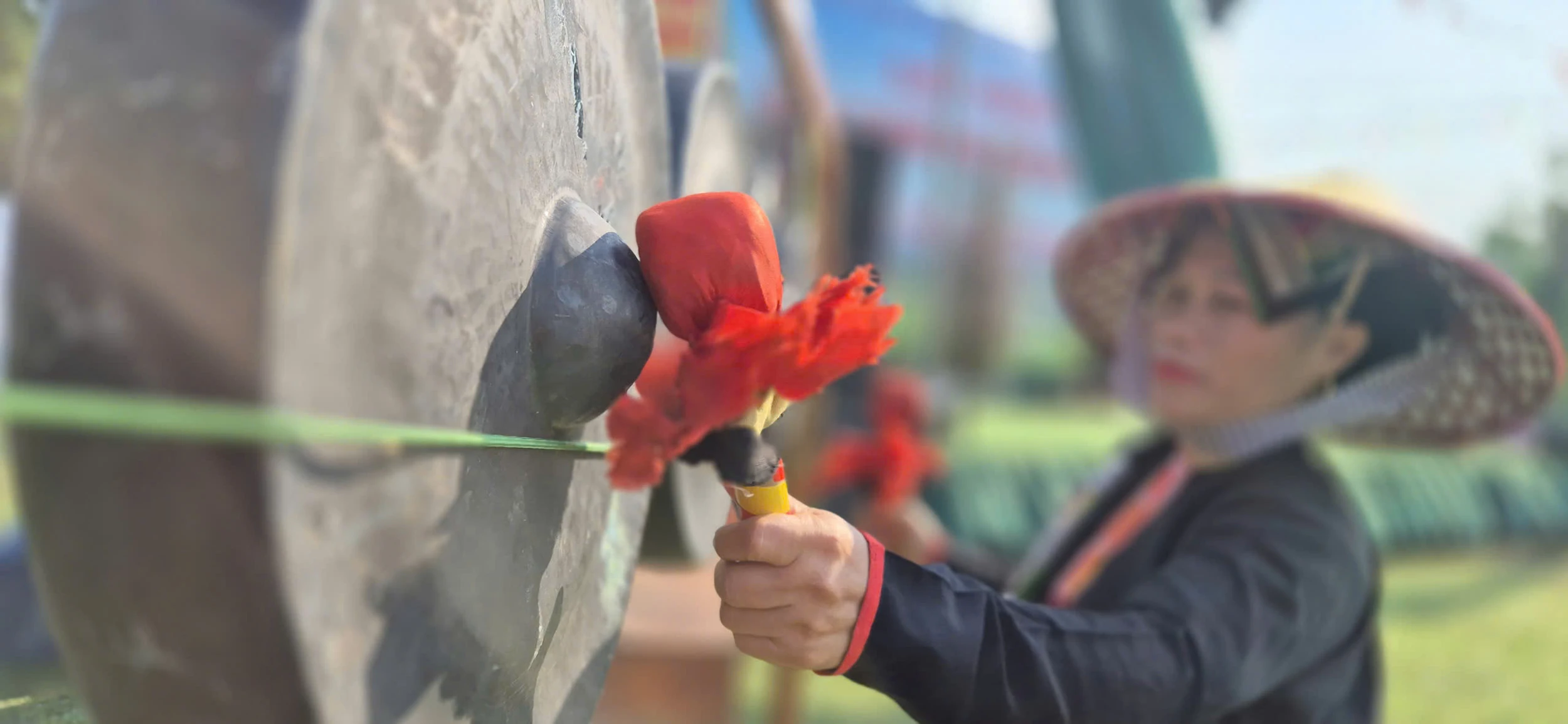 “Chiếc thang hoa” nối nhịp tâm linh