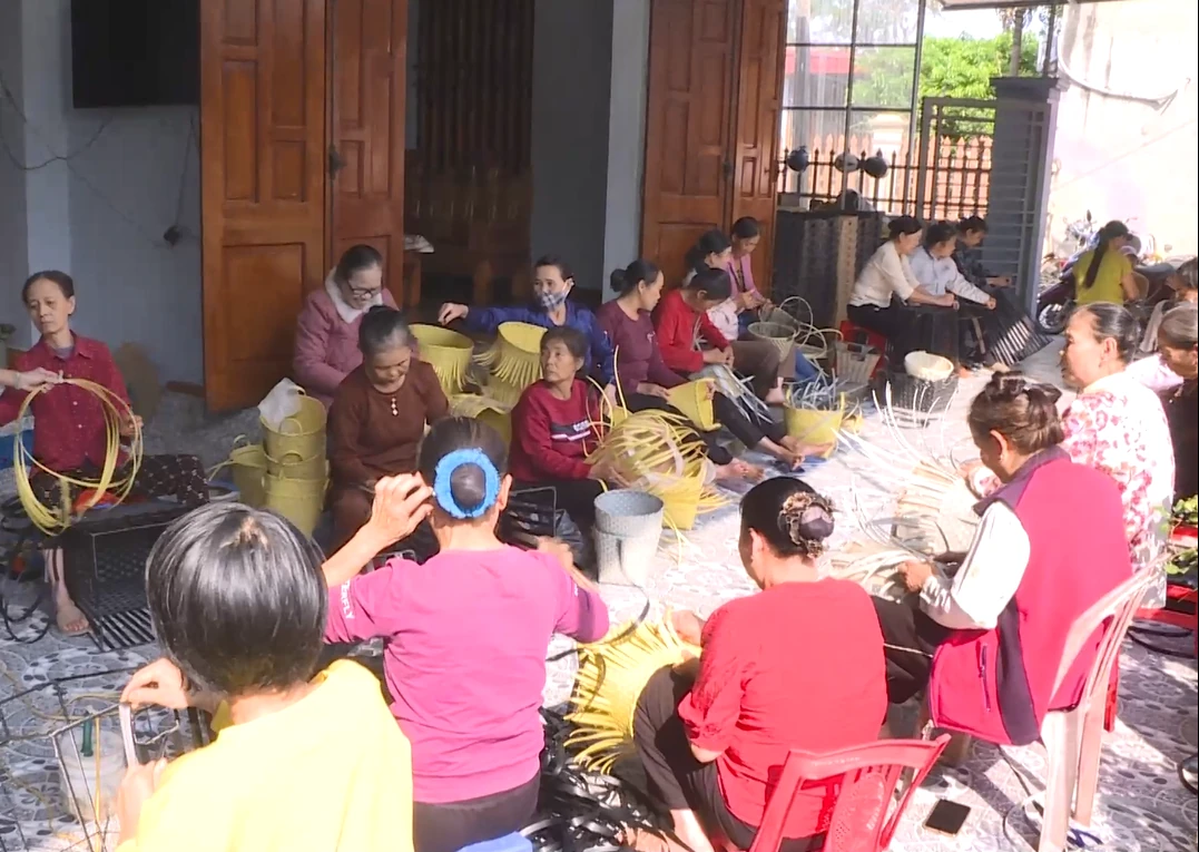 Giữ lửa nghề nhựa xiên Thiệu Toán