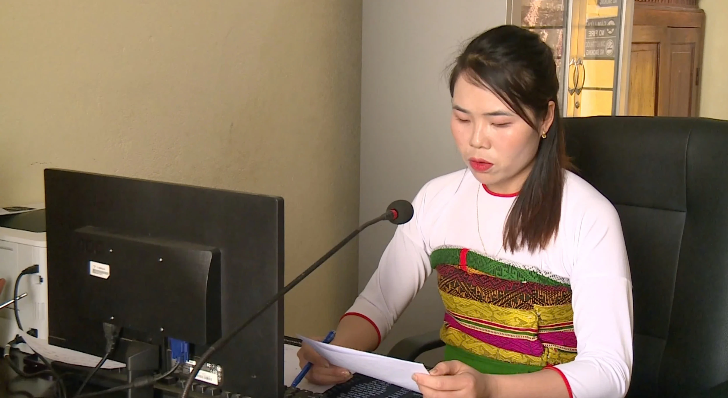 Tiếng loa của bản