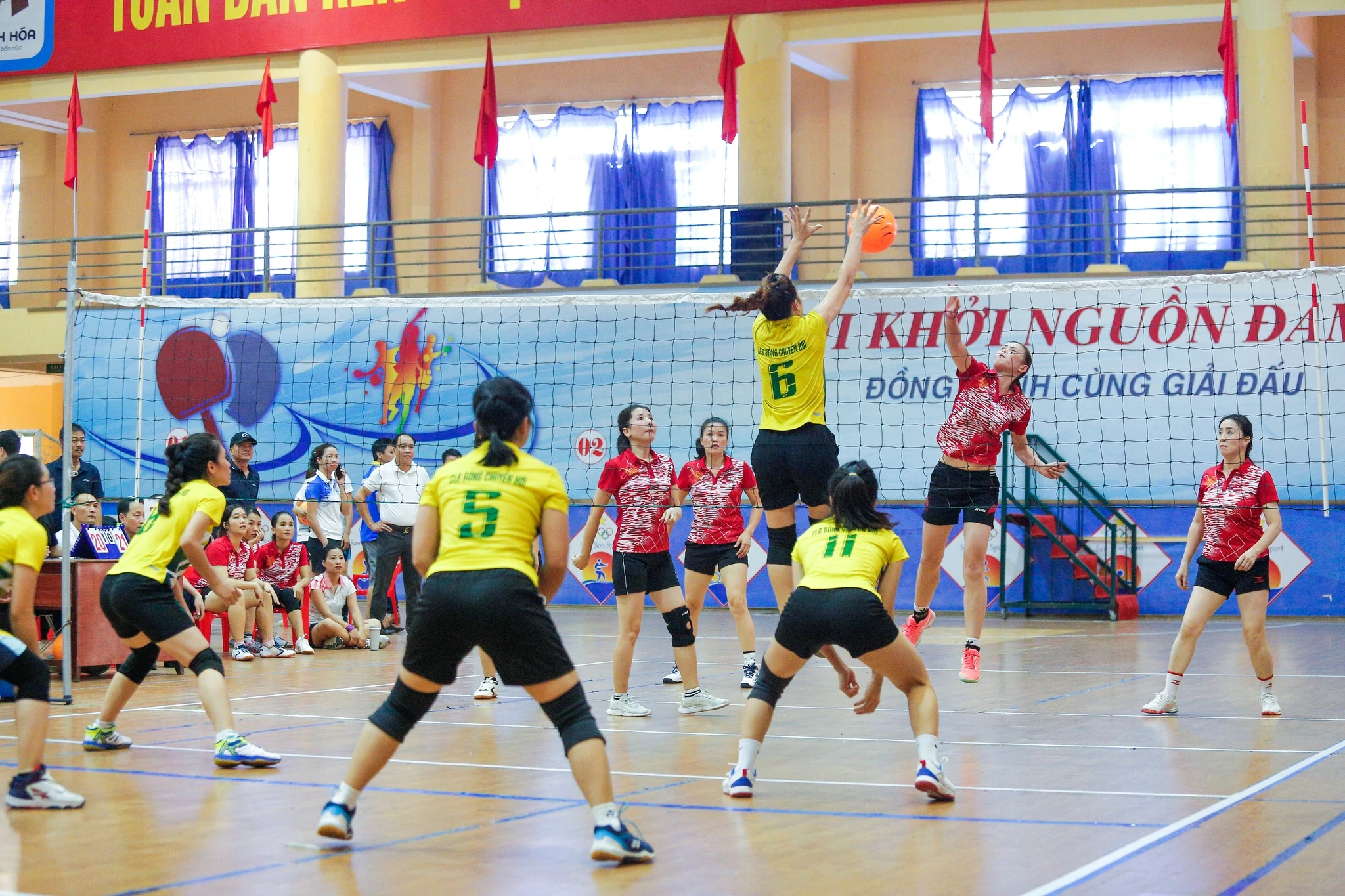 Phụ nữ với thể thao: Lối sống khoẻ sau những giờ lao động và làm việc