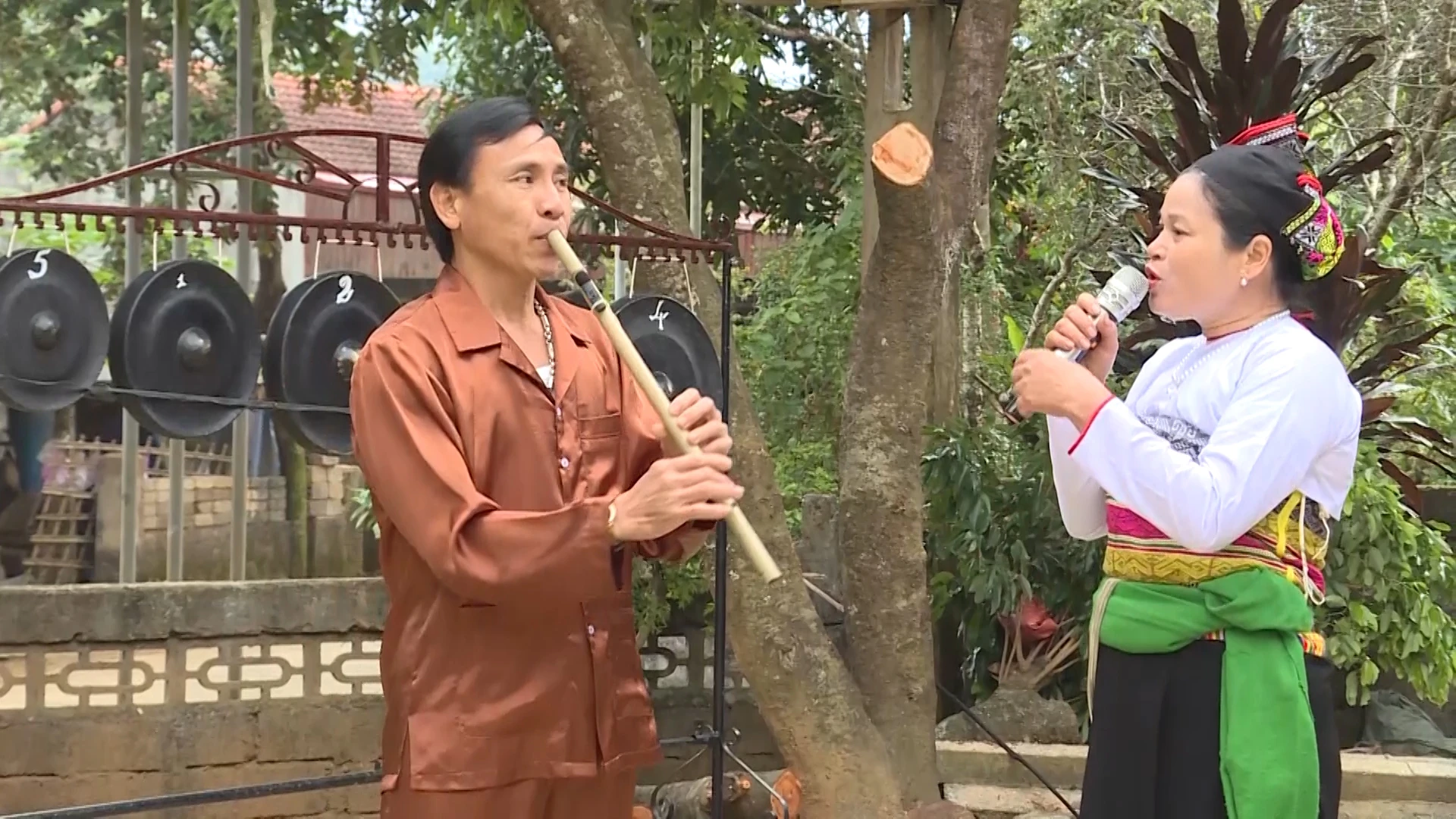 Giữ nhịp xường trong mùa xuân bản Mường