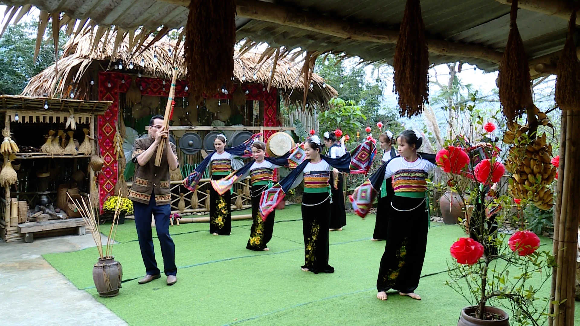 Như suối hát tình ca