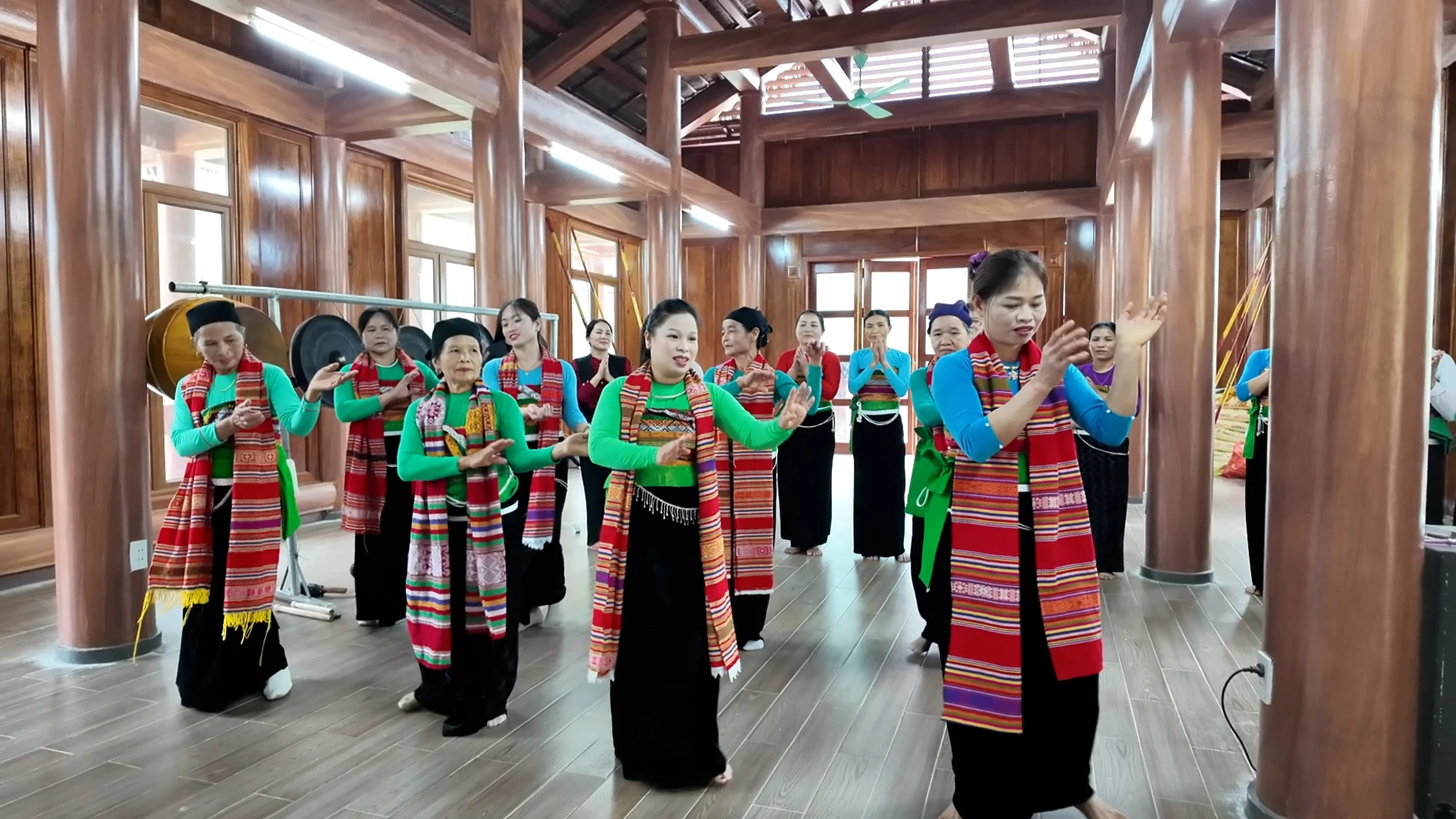 Từ tri thức đến trái tim cộng đồng