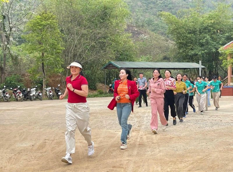 Xã Tam Chung phát động Ngày chạy Olympic vì sức khỏe toàn dân - Vì an ninh Tổ quốc năm 2026