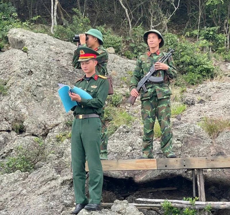 Khát vọng thanh xuân (Bài 1): Nơi đầu sóng vững vàng tay súng