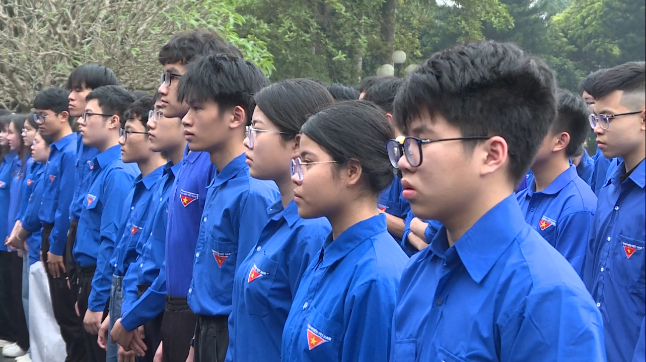 Tiến bước lên Đoàn