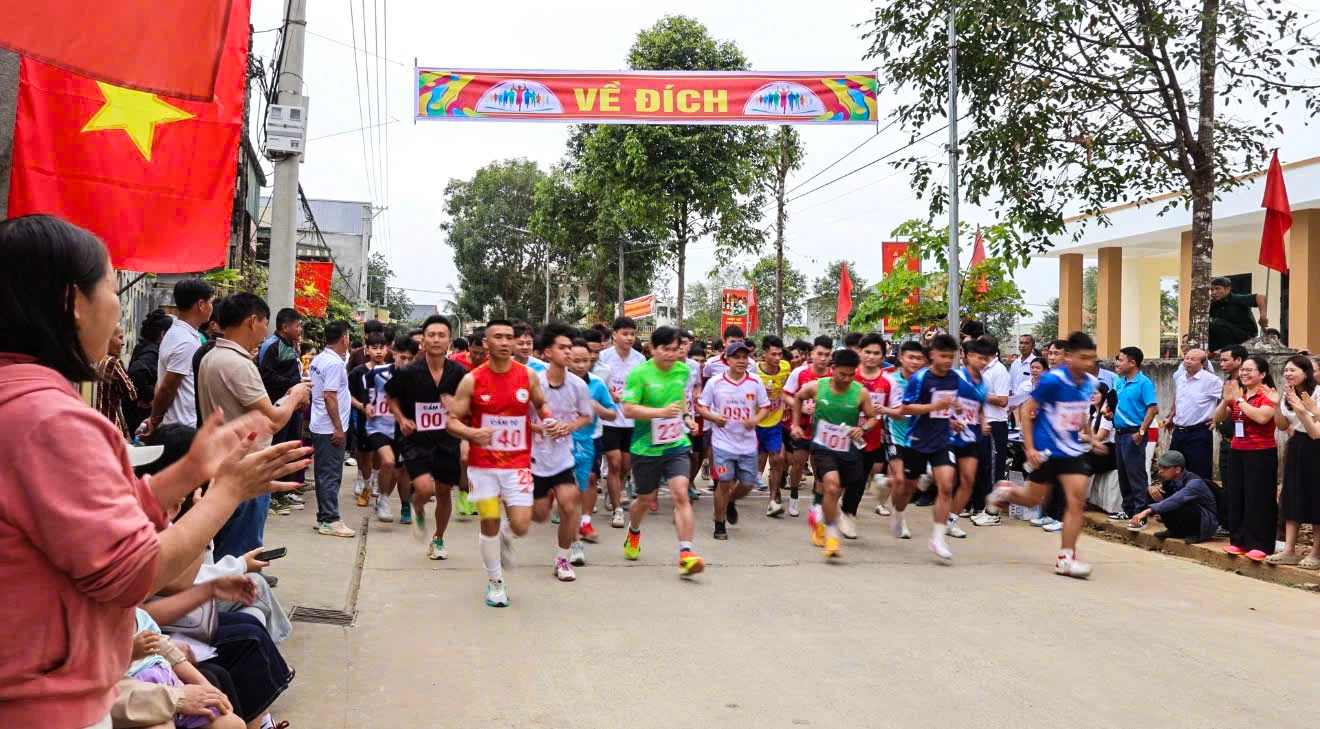 Xã Cẩm Tú phát động ngày chạy Olympic vì sức khoẻ toàn dân – Vì an ninh tổ quốc và Giải Việt dã truyền thống lần thứ I, năm 2026