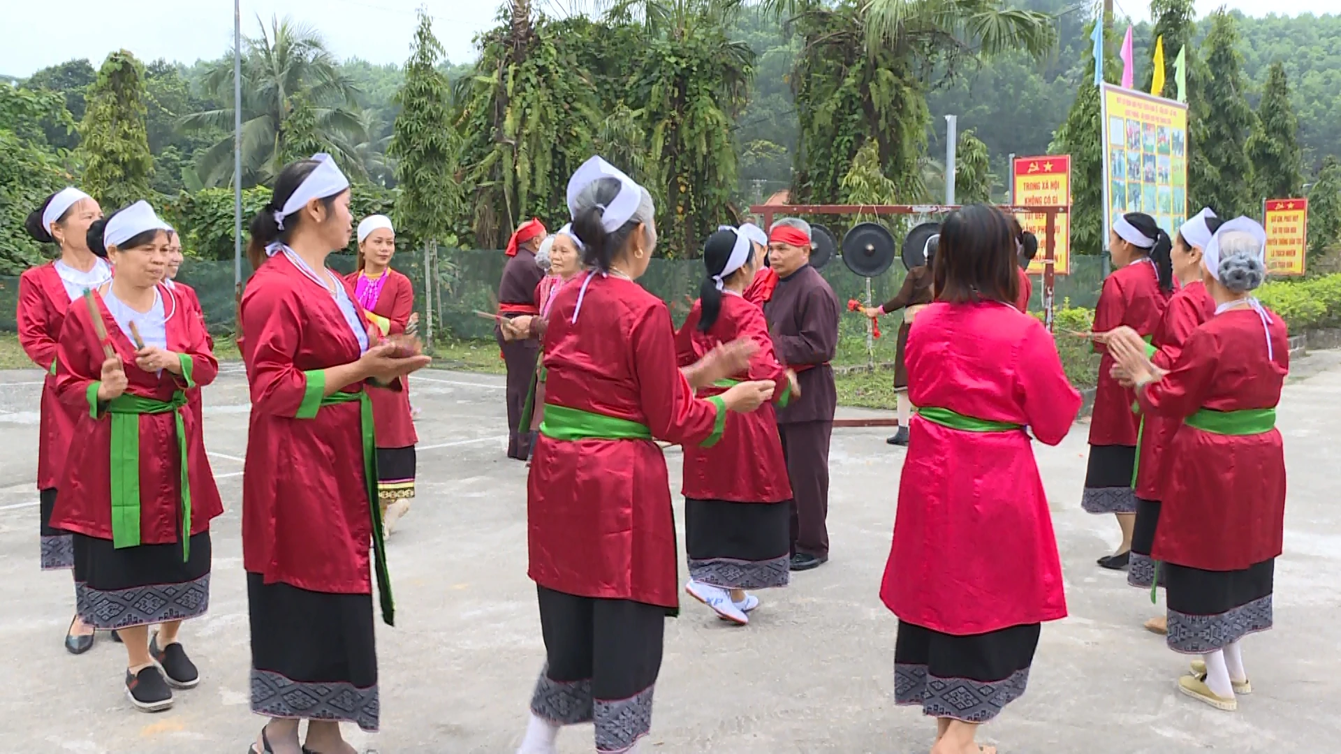 Gìn giữ bản sắc văn hóa dân tộc Thổ trong nhịp sống mới