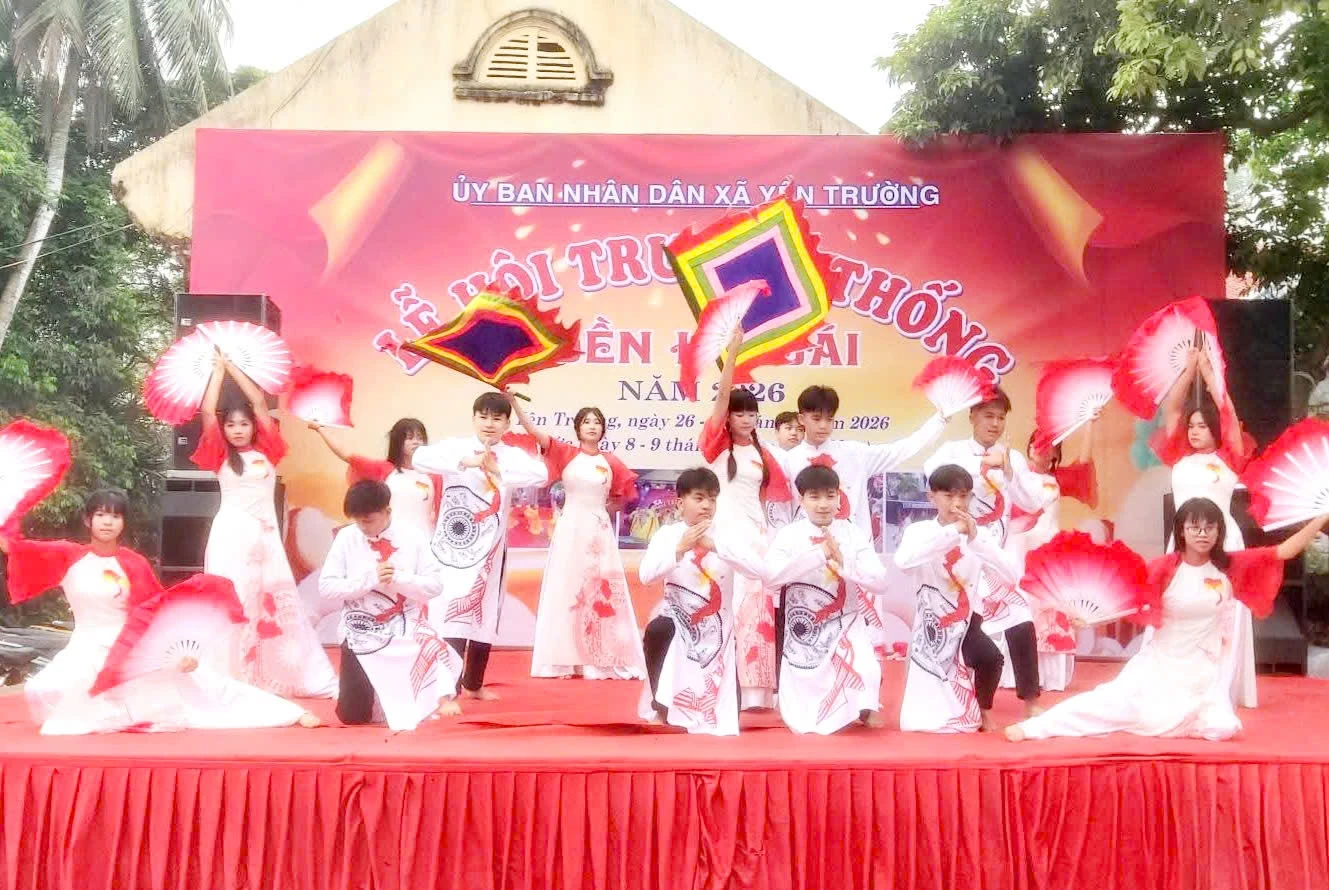 Sôi nổi lễ hội đền Hồ Bái