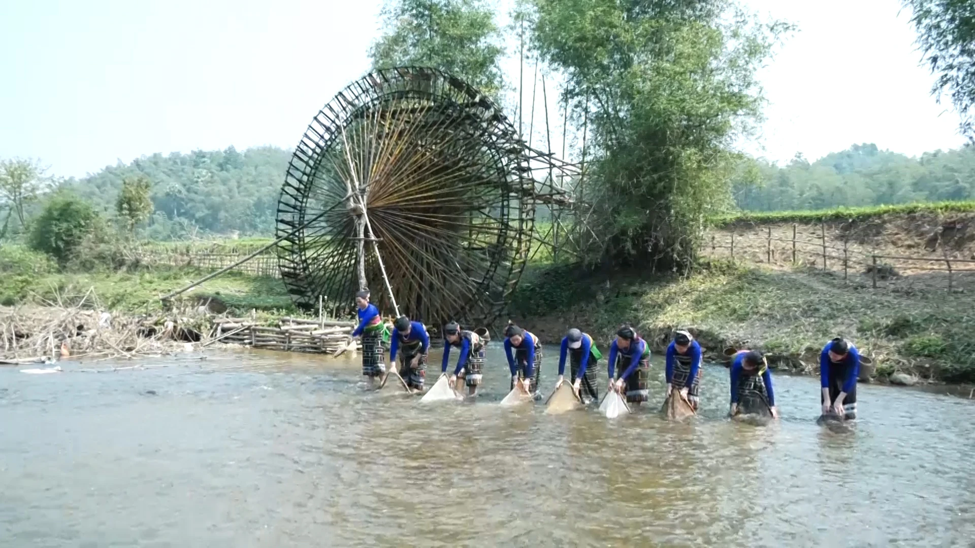 Guồng nước, vẻ đẹp kỳ ảo nơi núi rừng xứ Thanh