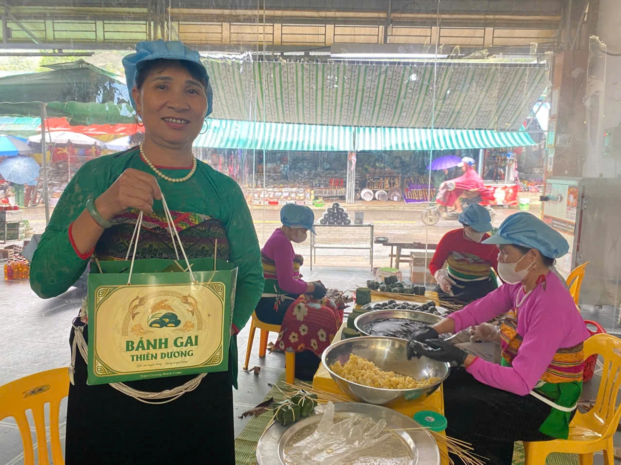 Hương vị bánh gai ở suối cá thần Cẩm Lương