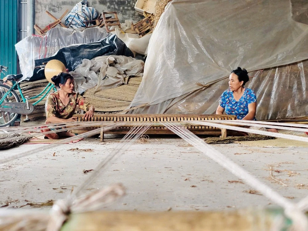 Nét đẹp làng nghề chiếu cói Tân Tiến