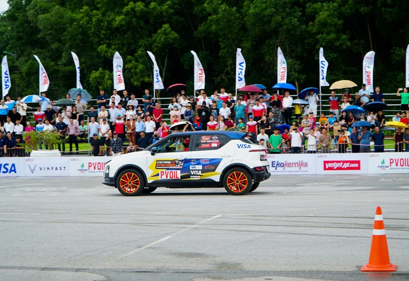 Đua ô tô Gymkhana, môn thể thao mới hấp dẫn