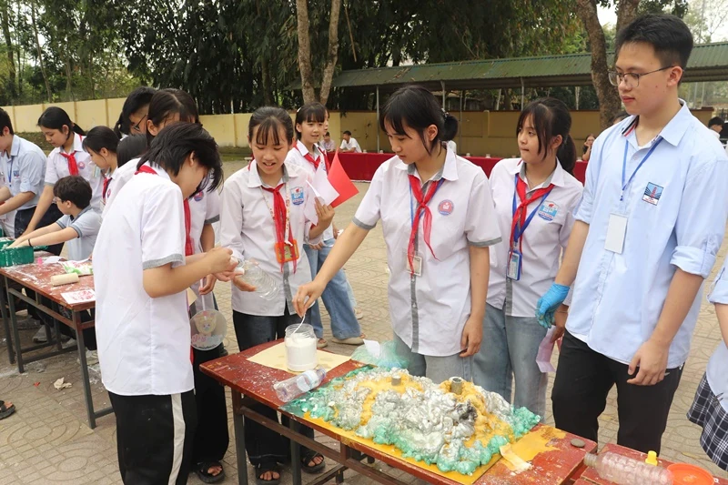 Mang “Phòng thí nghiệm cộng đồng” đến với học sinh Thanh Hóa