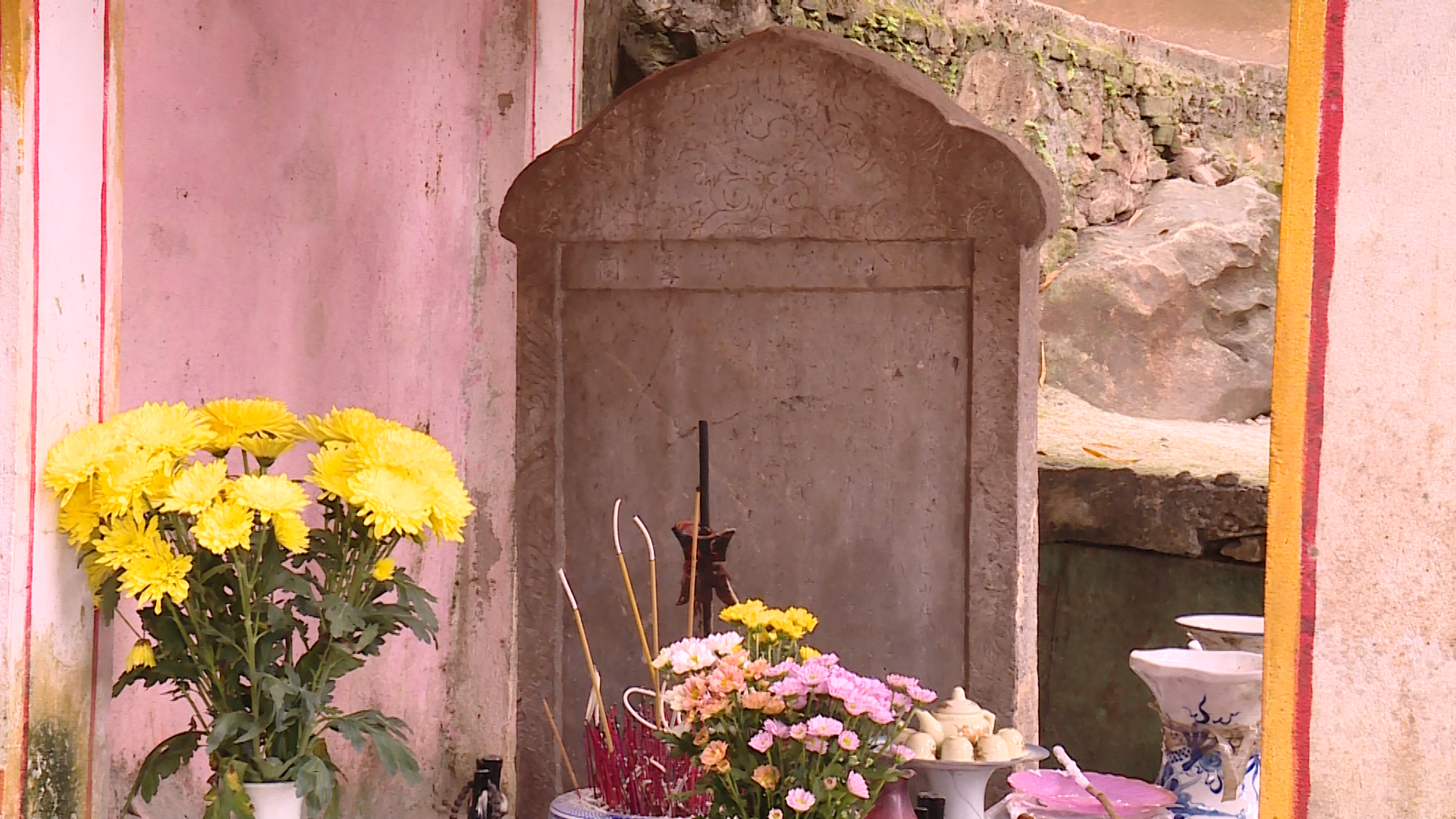 Bí ẩn đền Cùng