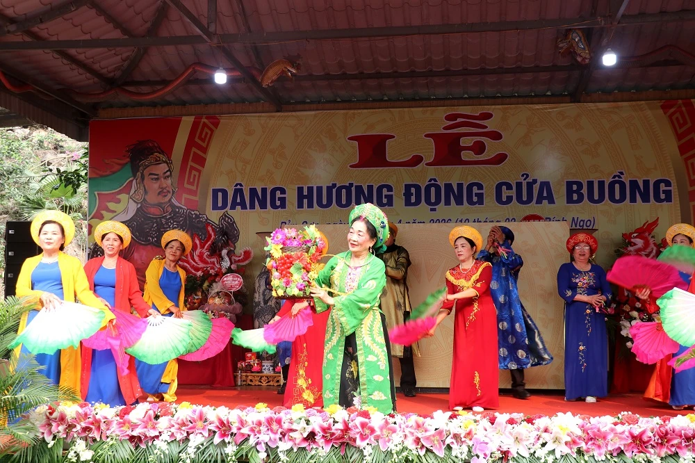 Lễ dâng hương động Cửa Buồng năm 2026