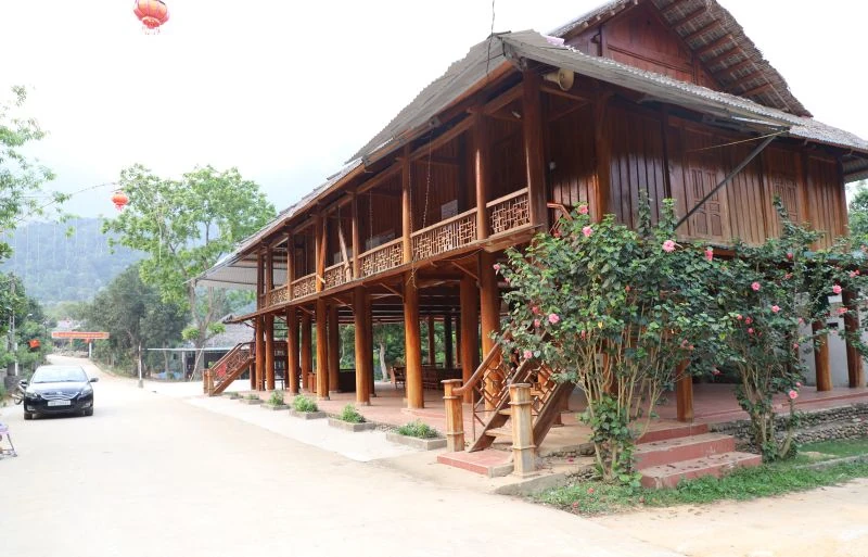 Lên bản Ngàm xem làm du lịch