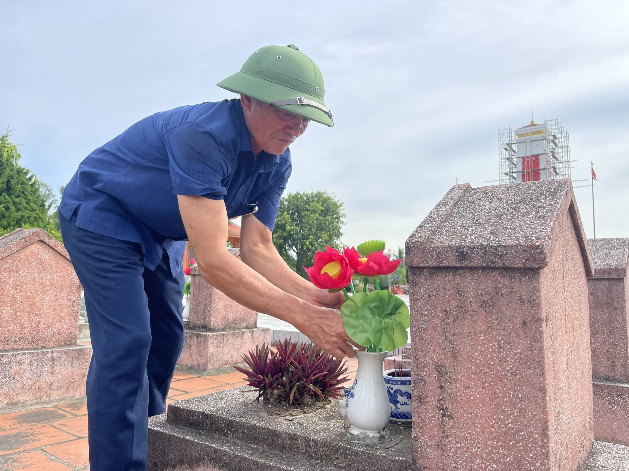 Người trẻ viết tiếp câu chuyện lịch sử (Bài 3): Chạm vào lịch sử qua những nhân chứng sống