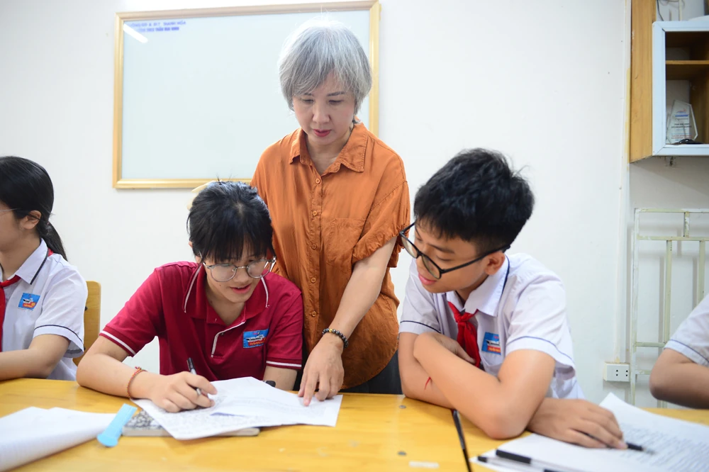 Người trẻ viết tiếp những câu chuyện lịch sử (Bài 1): Yêu quê hương qua từng trang sách