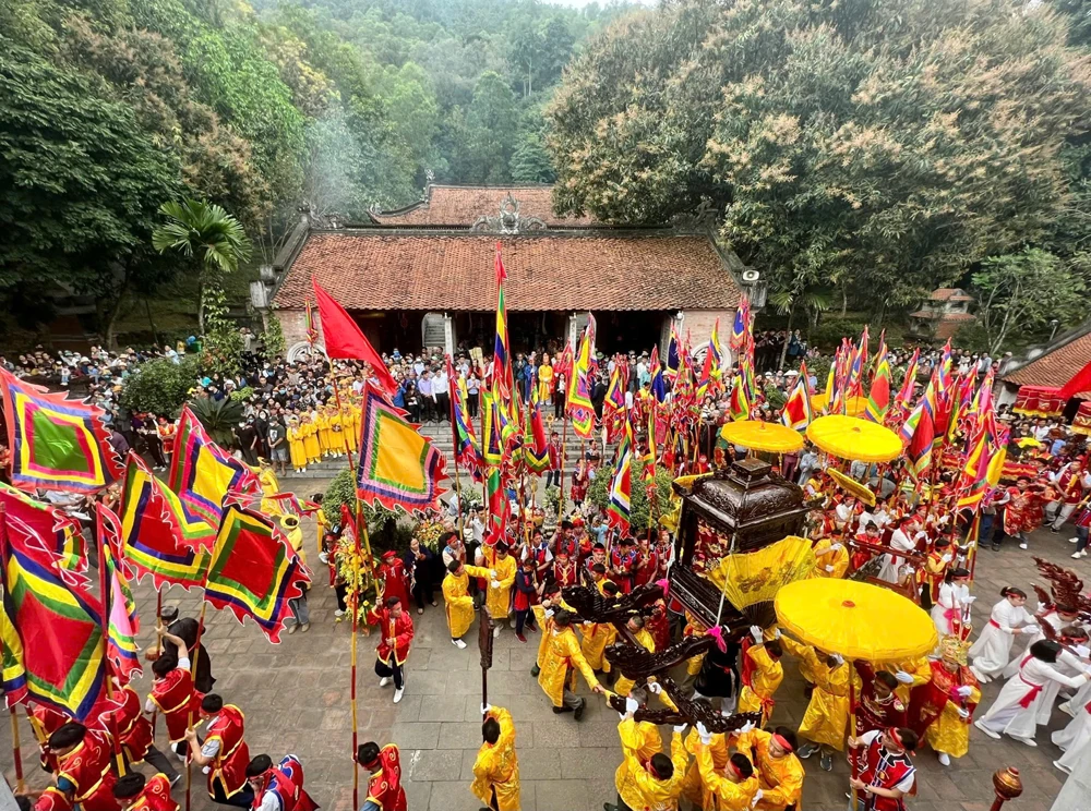 Người trẻ viết tiếp câu chuyện lịch sử (Bài 2): Tiếp lửa truyền thống yêu nước qua hành trình về nguồn