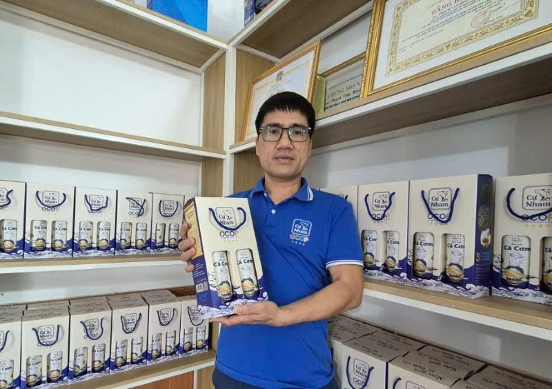 Người đi ngược, thành công với nước mắm truyền thống