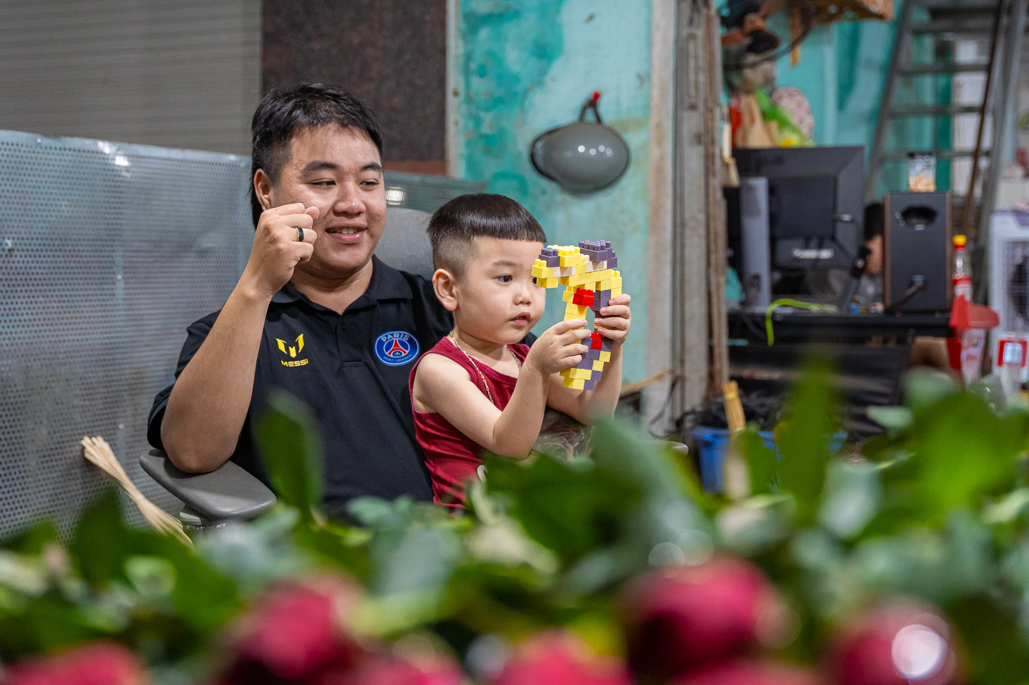 Phía sau những mùa hoa thức muộn