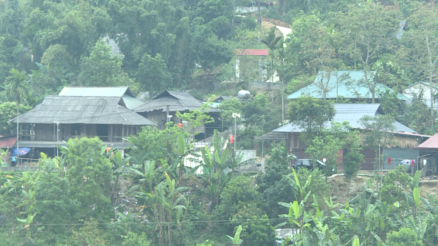 Xây dựng các khu tái định cư, ổn định đời sống người dân vùng nguy cơ lũ ống, lũ quét, sạt lở