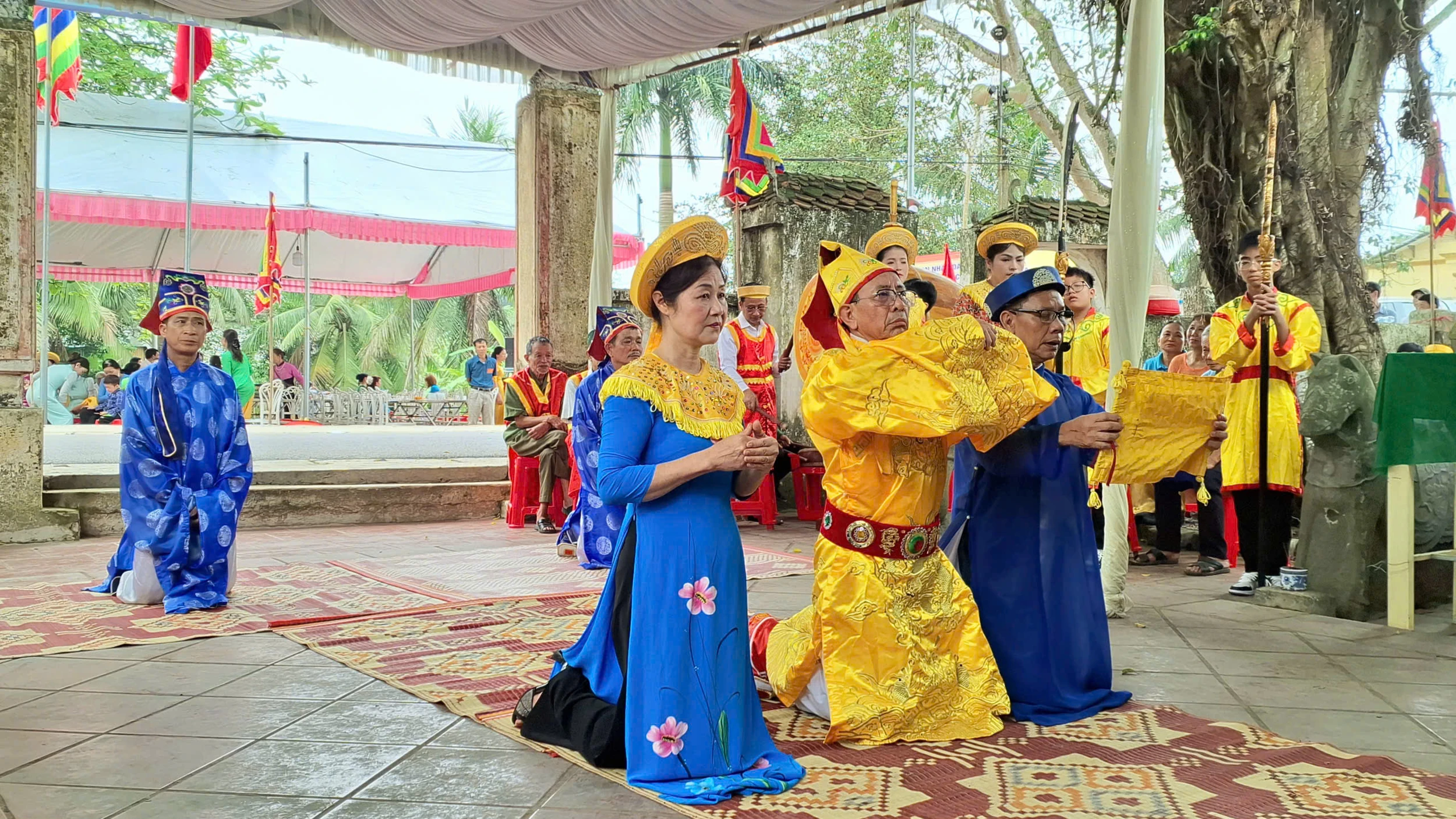 Tưng bừng Lễ hội đền Mưng