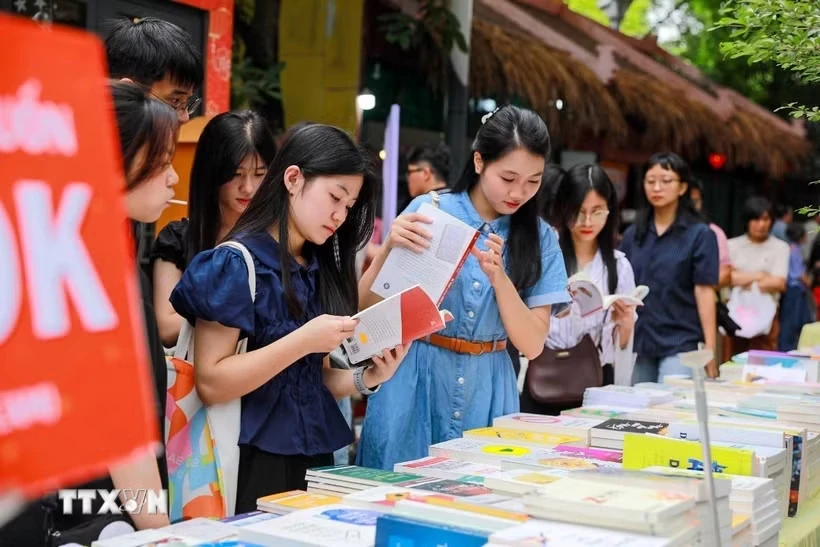 Ngày Sách và Bản quyền thế giới: “Hạ tầng mềm” cho phát triển bền vững