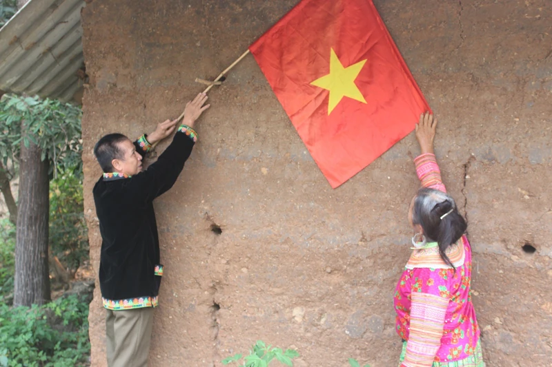 Nhà trình tường truyền thống của đồng bào Mông