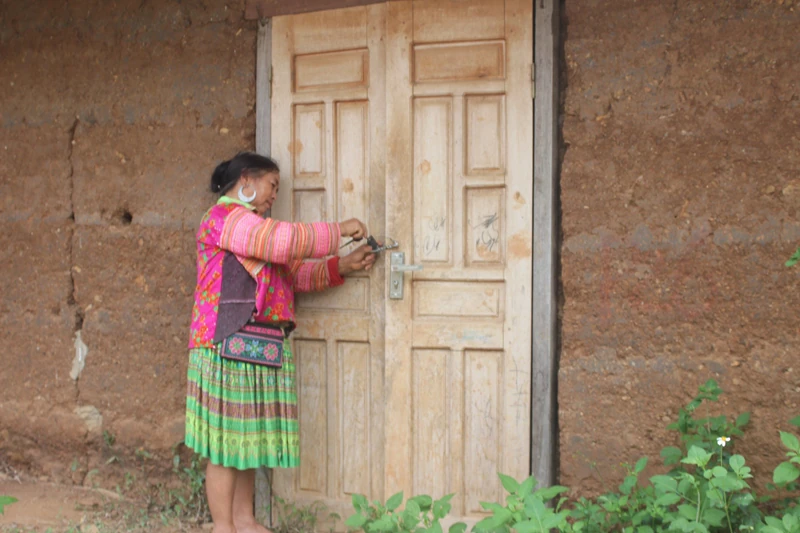 Nhà trình tường truyền thống của đồng bào Mông