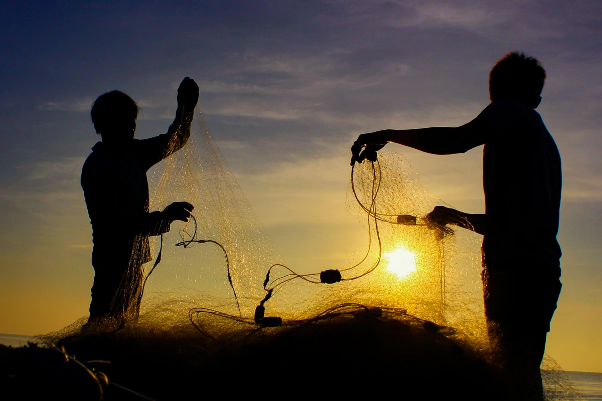 Sớm làng chài xứ Thanh: Nhịp sống thức dậy cùng vị mặn biển