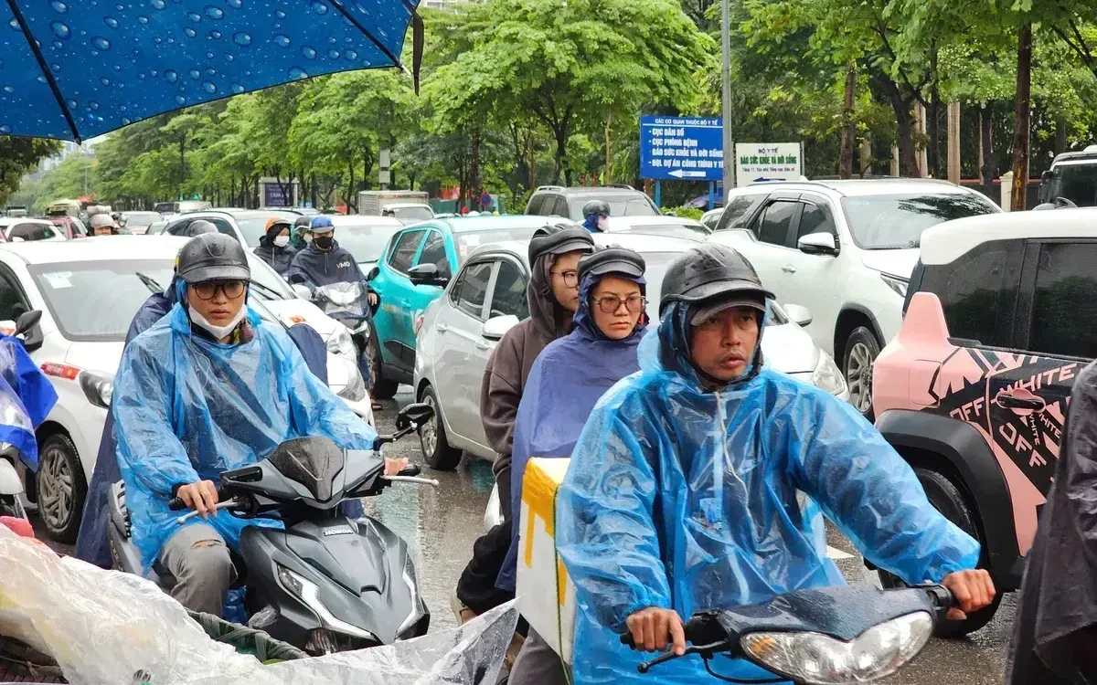 Thời tiết hôm nay: Miền Bắc đón mưa giải nhiệt, miền Trung nắng nóng cục bộ