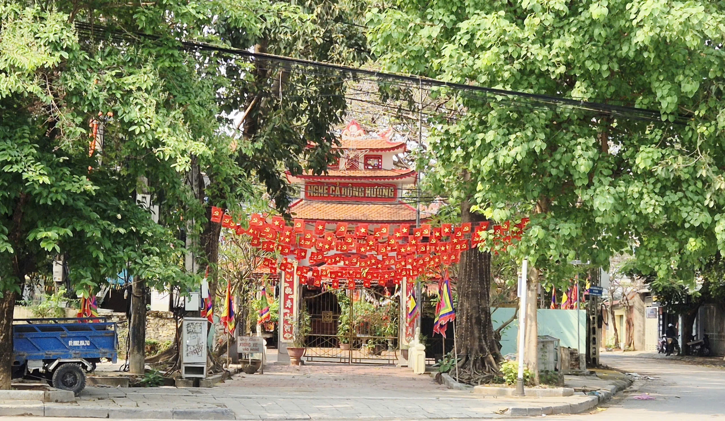 Về làng Cẩm Bào nghe huyền tích Nghè Cả linh thiêng